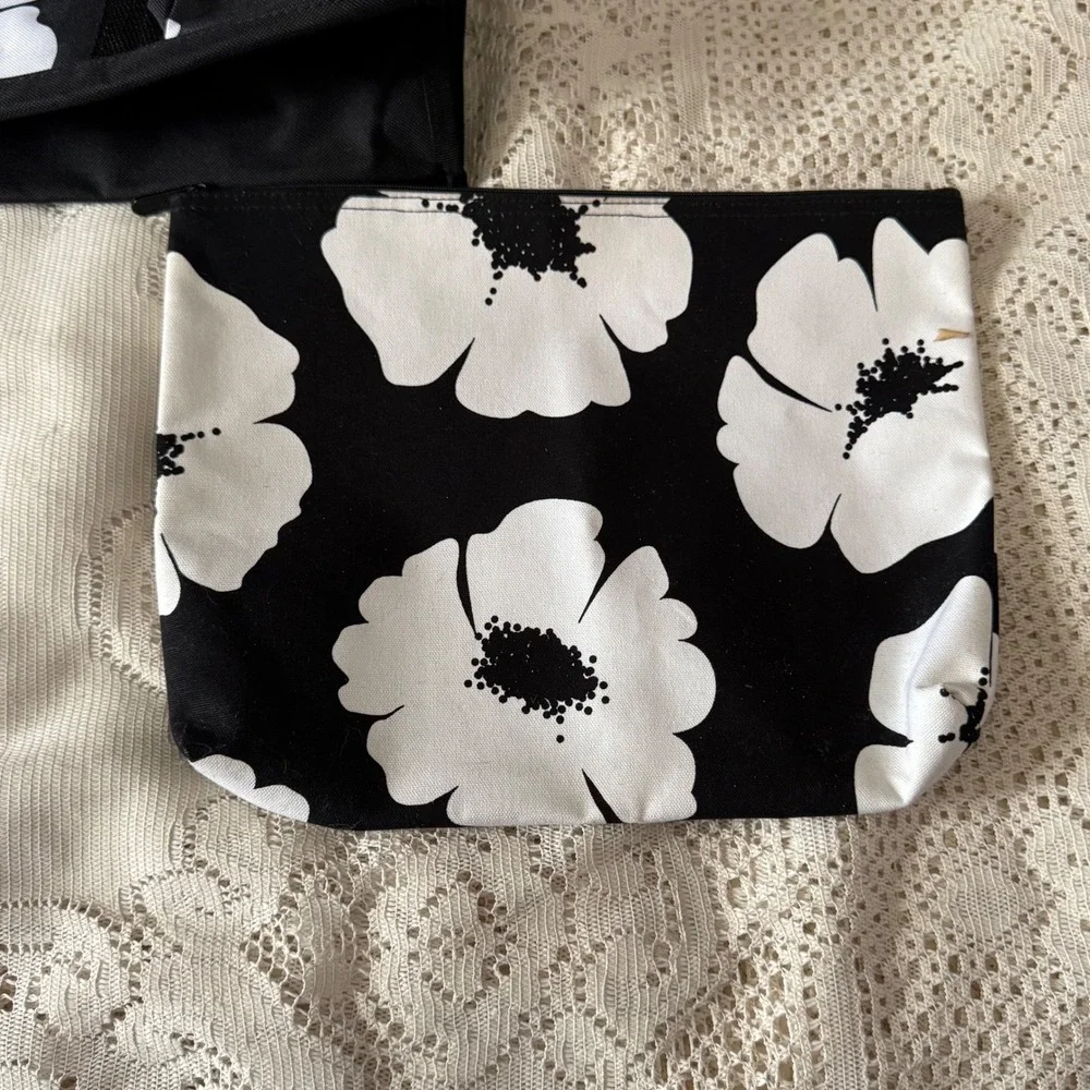 Thirty One Utility Tote and Zipper Pouch Set Black White Floral‎ Organizer love